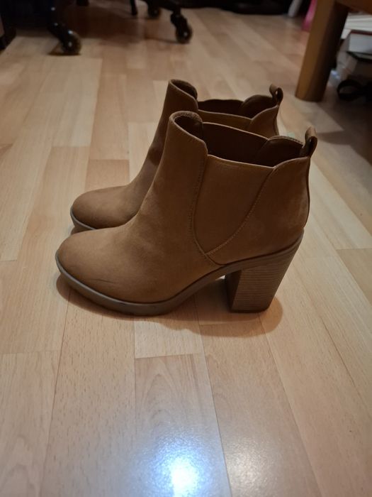 nowe buty na obcasie
