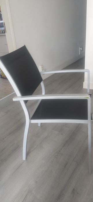 Mesa de sala e 4 cadeiras