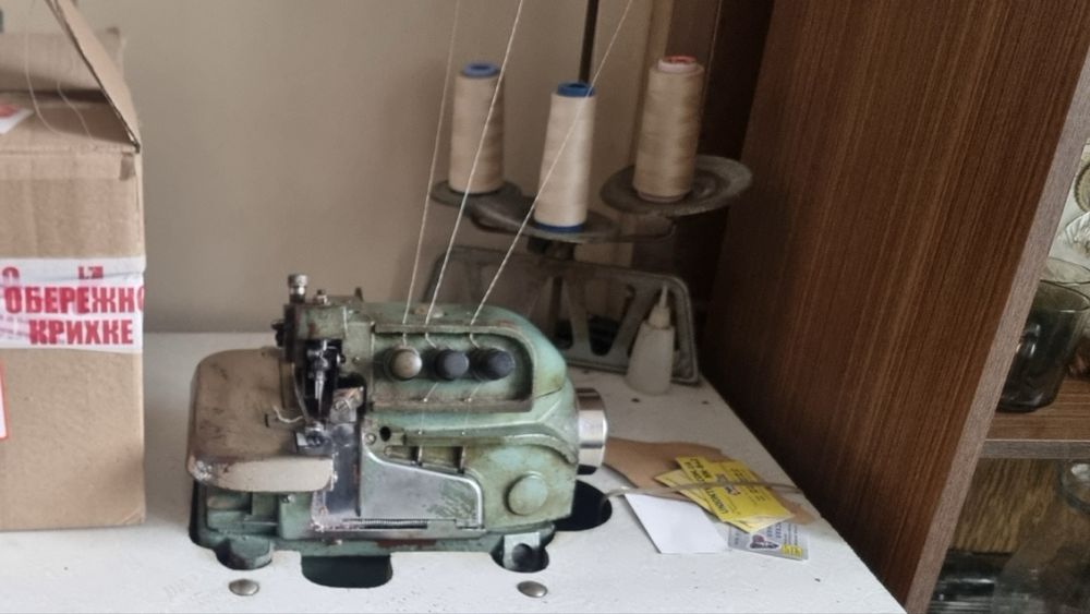 Продам оверлок промисловий