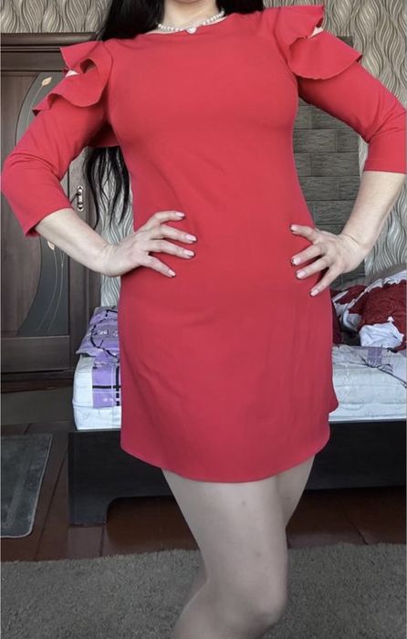 Червона коротка сукня    44-46-48(M-L) Сережки  в подарунок