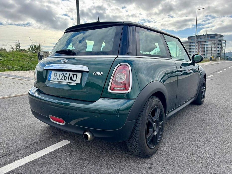 MINI One 1.4 — Edição Especial "60 Years"