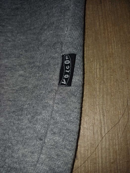 Casaco sweat marca VOLCOM