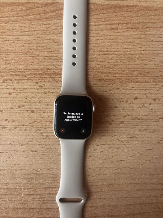 Apple Watch SE 2 gen GPS + Cellular 40mm – Starlight