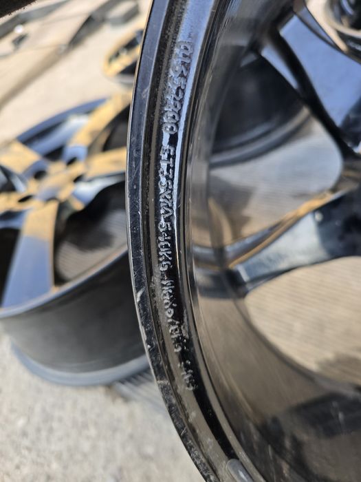 Alufelgi O.Z. 5x100 18 calj 8j, et 35 otowr 68/56,1 subaru audi vw