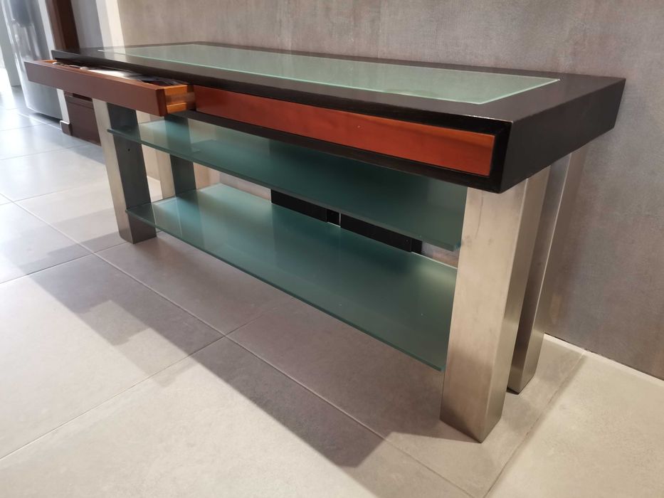 Móvel para TV. em Madeira de carvalho côr Wenge.