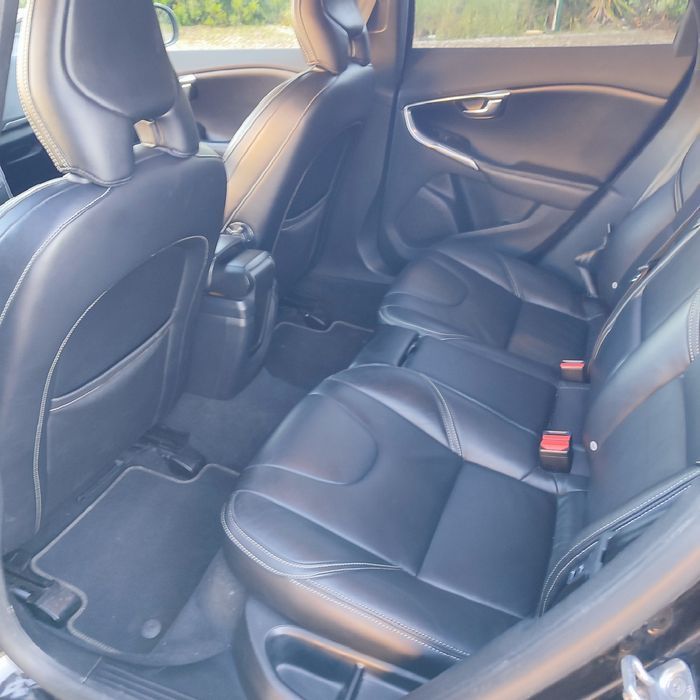 Volvo V40 R design