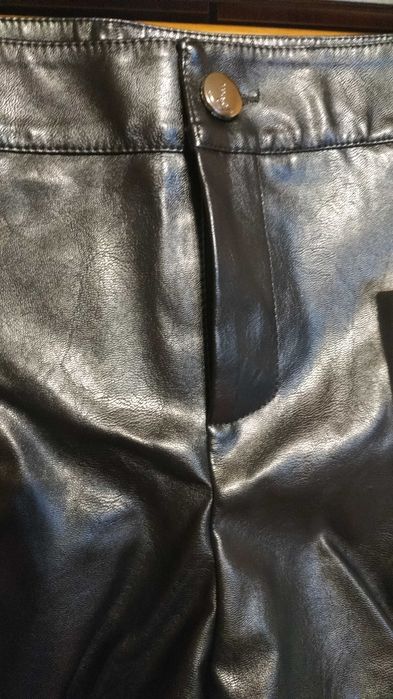 Шкіряні жіночі шорти нові