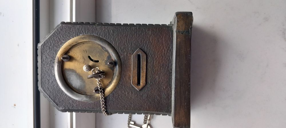 Przedwojenny polski zegar skarbonka z miasta Lwów - biały kruk. .