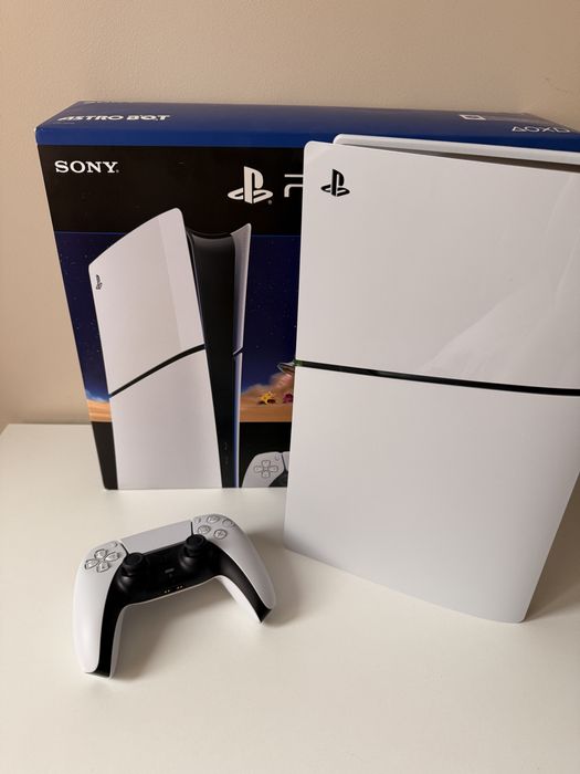 PS5 Slim Digital 1TB (CFI-2016) + pad | Stan idealny |