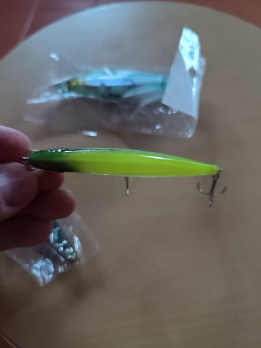 Vendo amostras de pesca spinning