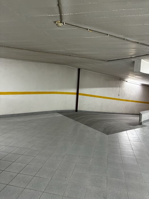 Lugar Garagem Lumiar - Lisboa