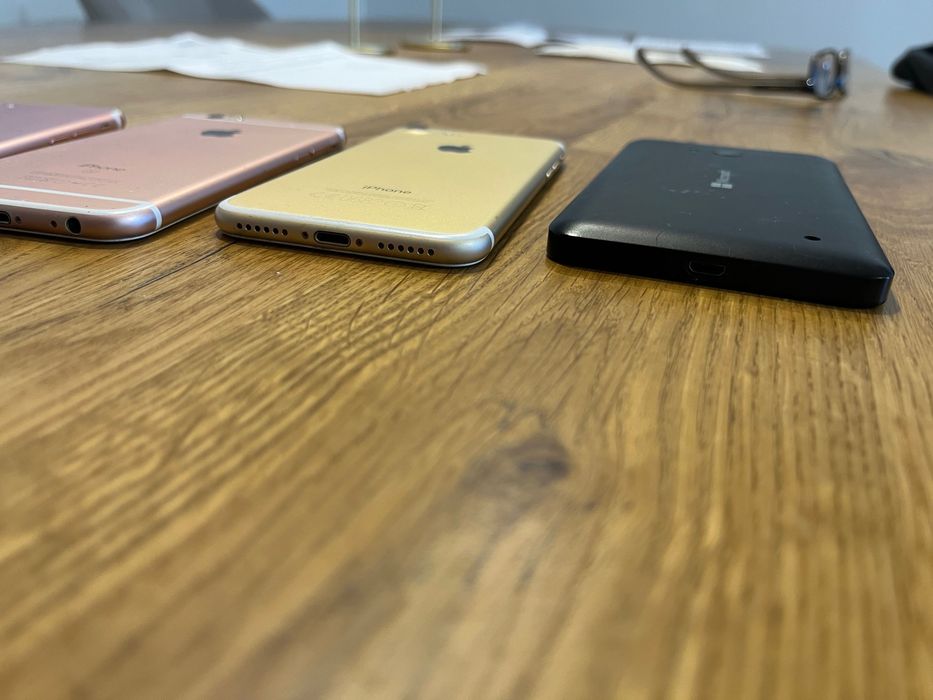 Sprzedam telefony iPhone sprawne/ części