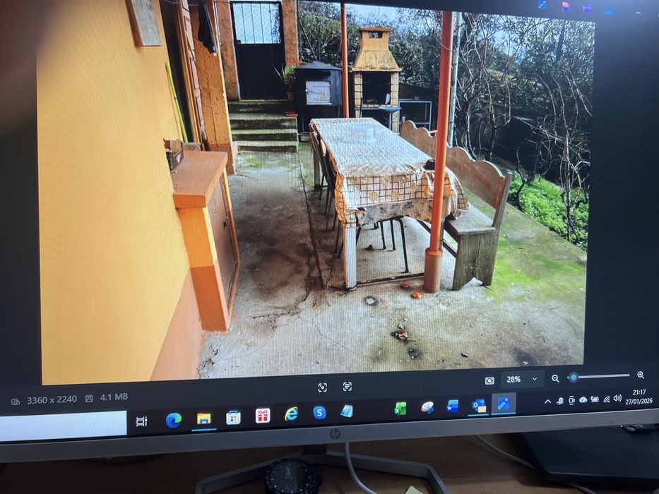 Pequena quinta para venda. Mais informacoes por contacto