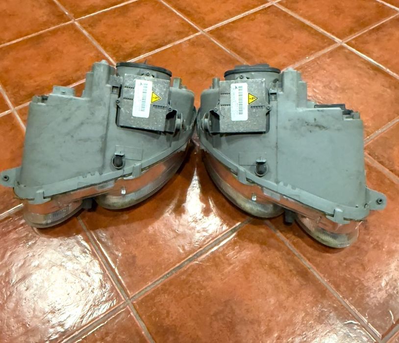 Faróis xênon para Mercedes CLK W209