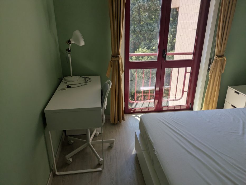 Quarto para arrendar na Prelada