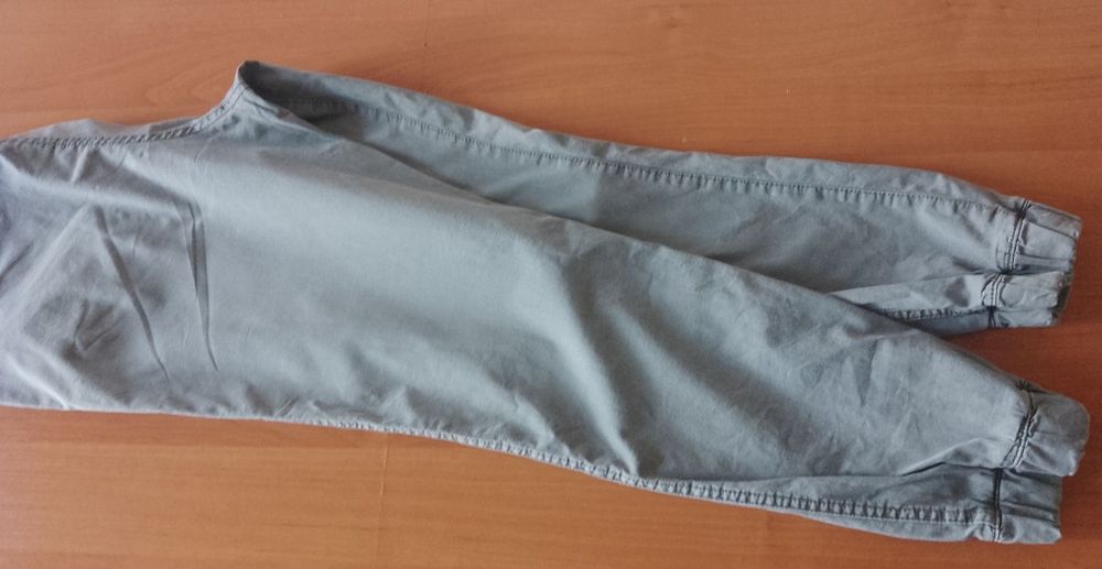 Spodnie joggery M