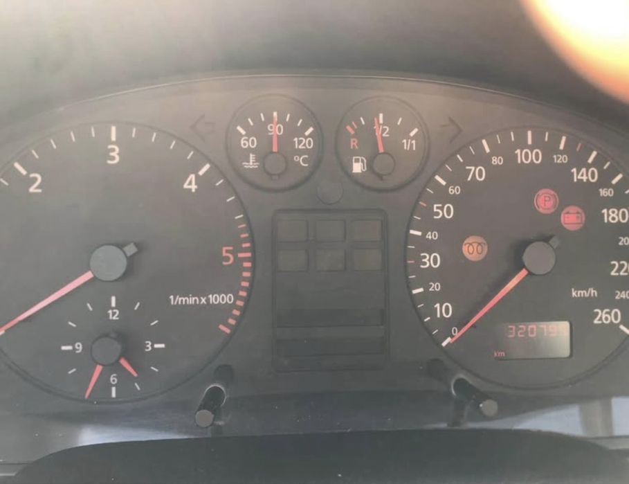AUDI A4 1.9,90 cv , de 1998