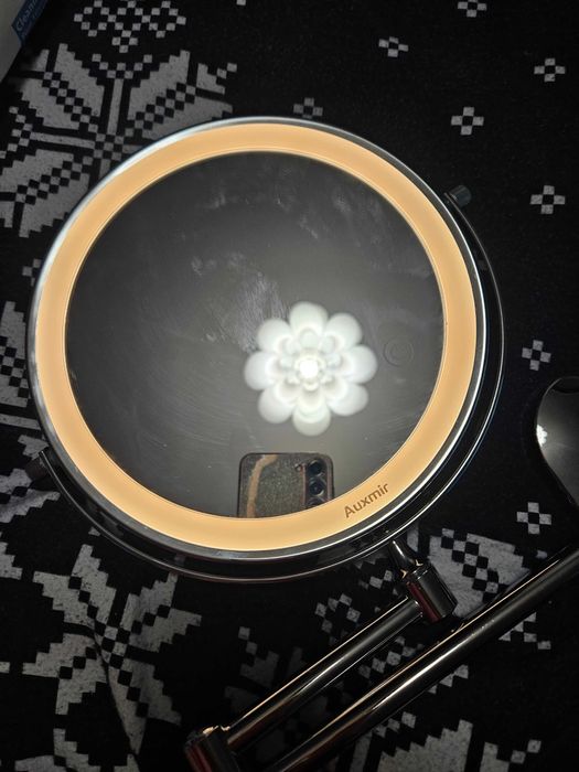 Lustro podswietlane,sciana