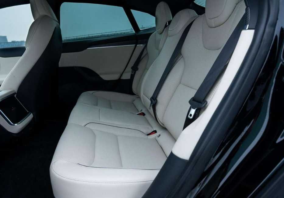 Tesla Model S 2023 року