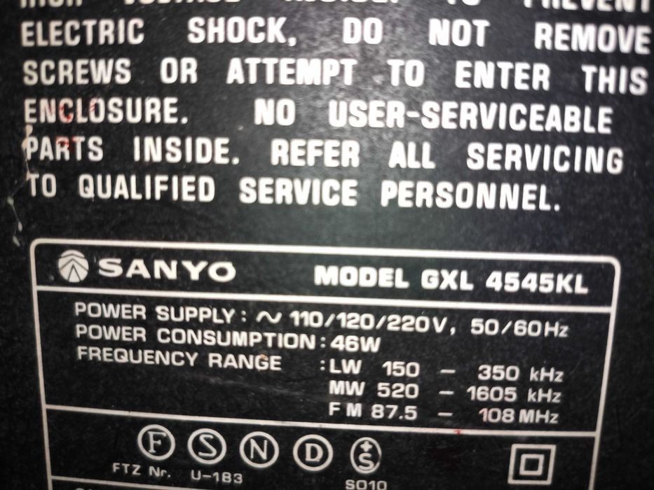 Radio cassete sanyo (antigo)
