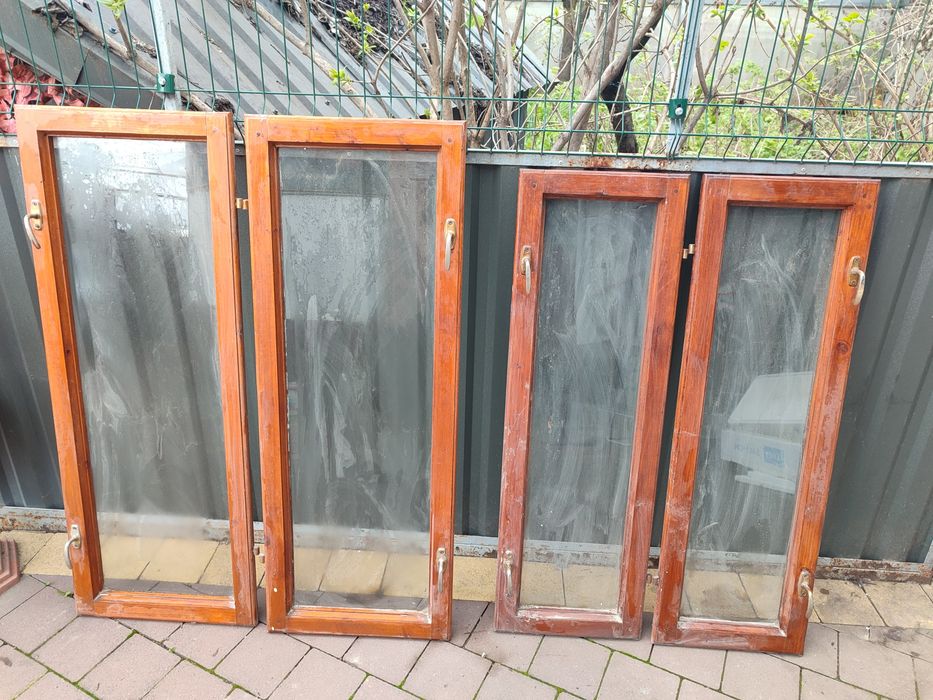 Продаються дерев'яні двері та заселені  рамкиамки для