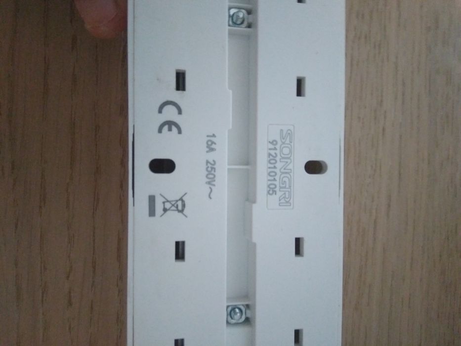 Tomada tripla 16A 250V