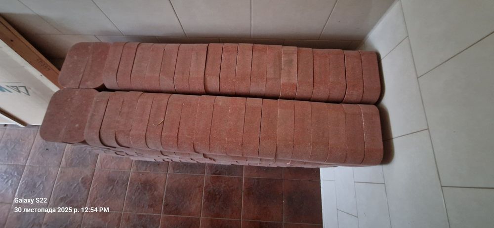 Кирпіч овальний  для карнізу для забору