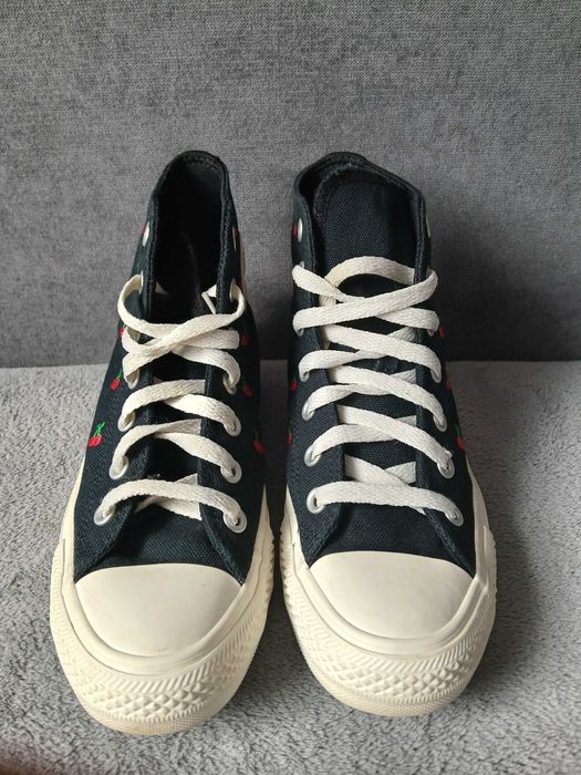 Converse Chuck Taylor All Star czarne z haftowanymi wiśniami wiśnie r. 37,5