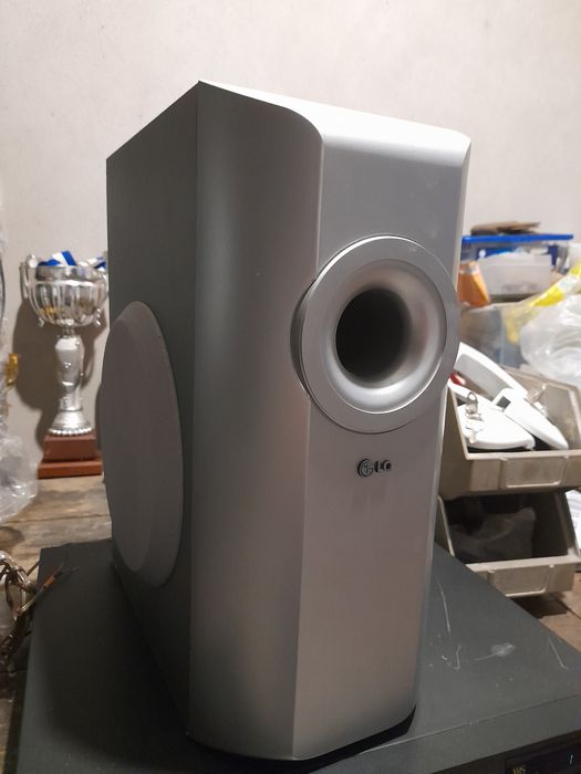 Kit home cinema 5 colunas + sboofer + dvd / LG .