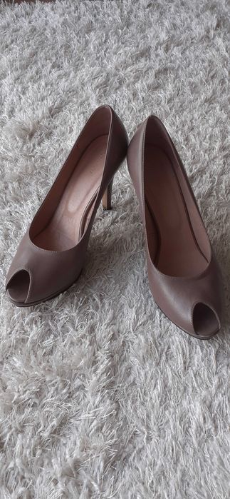 Eleganckie skórzane czółenka r 40 bez palców