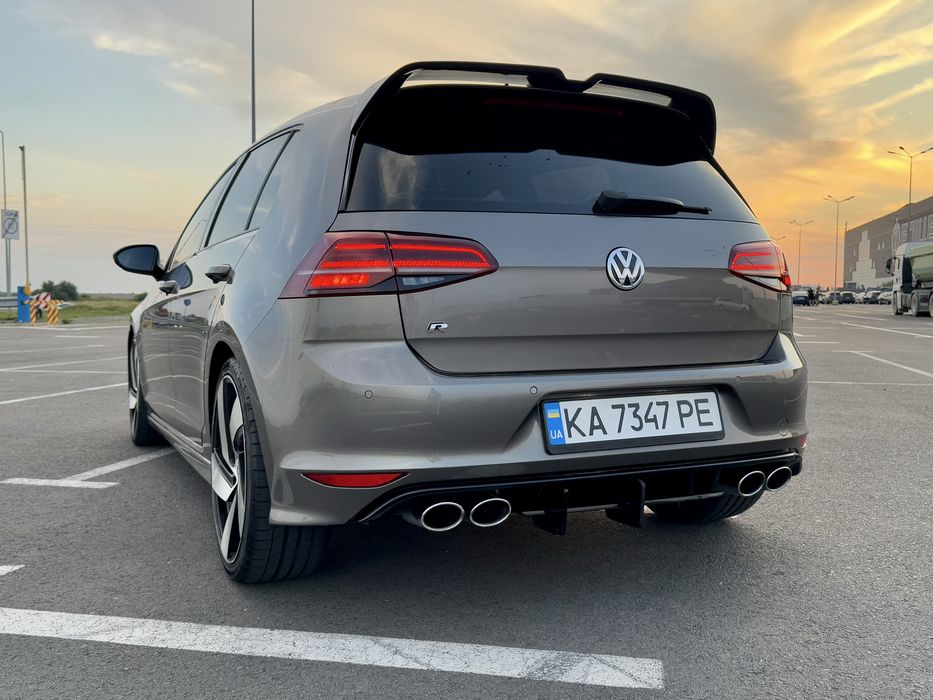 Volkswagen Golf R 2015
