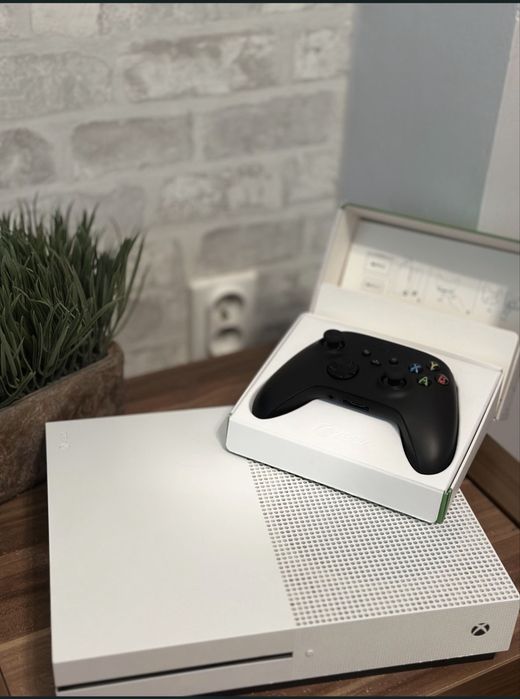 Xbox one s + Nowy pad
