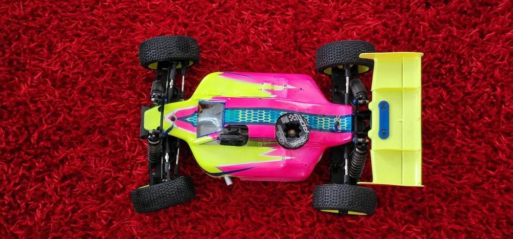 Carro telecomandado a gasolina