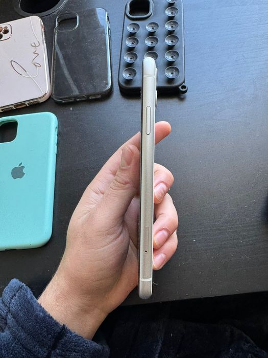 iPhone 12 ( como novo) com capas incluída