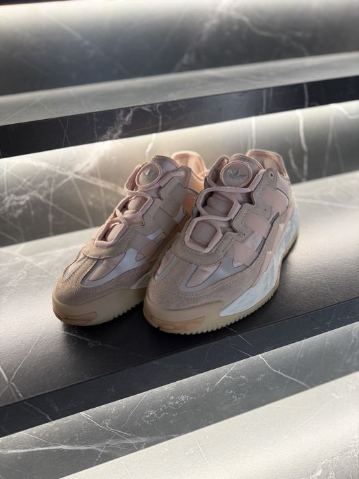 Кросівки adidas