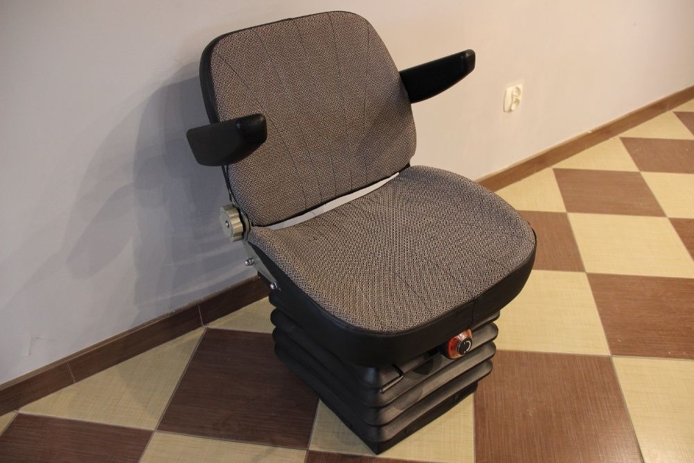 Siedzenie fotel MTZ Belarus C-385 C 385 podłokietnik OKAZJA