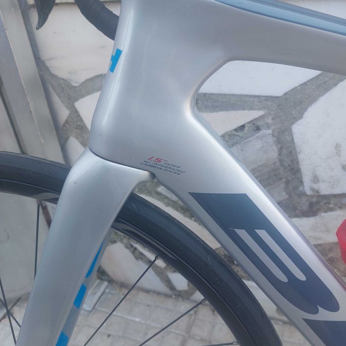 Bicicleta ciclismo BH S/M de carbono.
