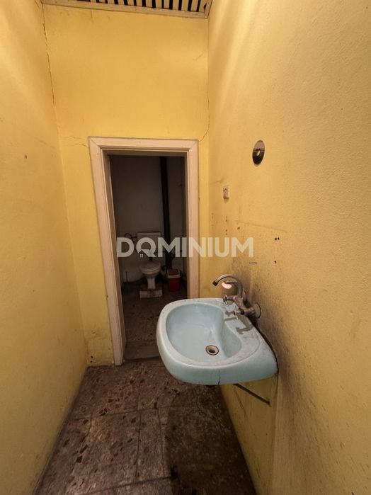 Магазин + офіси + склад, 520 м², прохідне місце,м.Виноградів