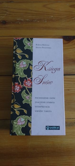 Książka sennik, księga snów