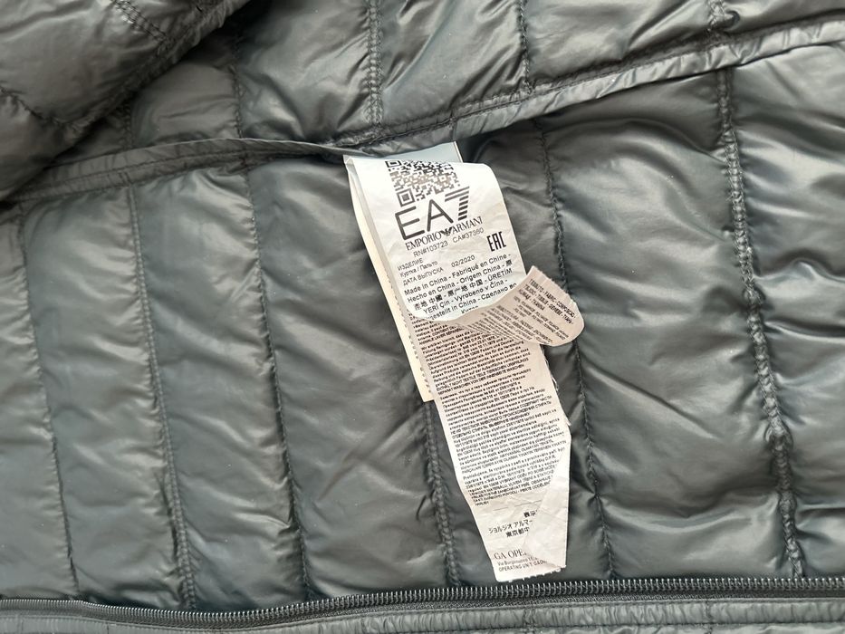 Куртка пуховик EA7 Emporio Armani.