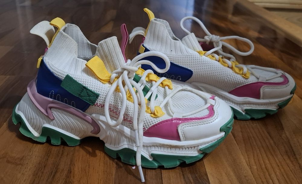 Śliczne  buty adidaski  rozm.37