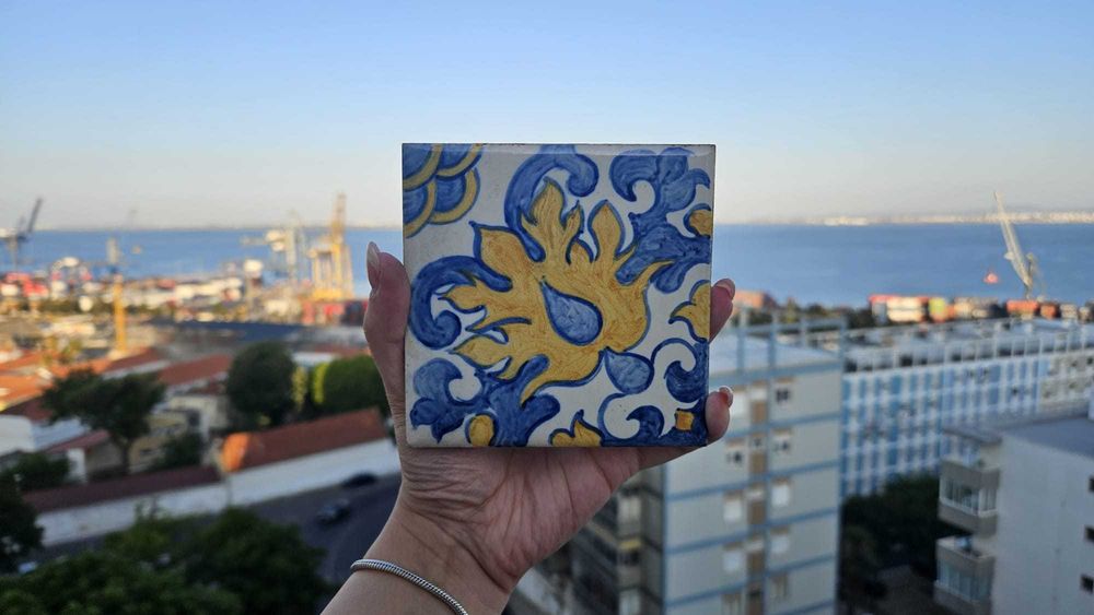 Conjunto de Azulejos Ornamentais Policromos — Viúva Lamego (c. século XX)