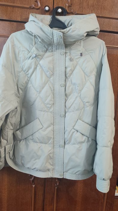 Продам нову осінню куртку