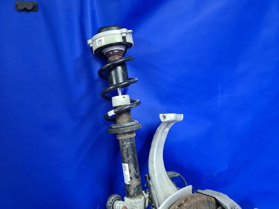 ZAWIESZENIE zwrotnica kompletna lewy przód AUDI A4 B9 8W wahacze OEM