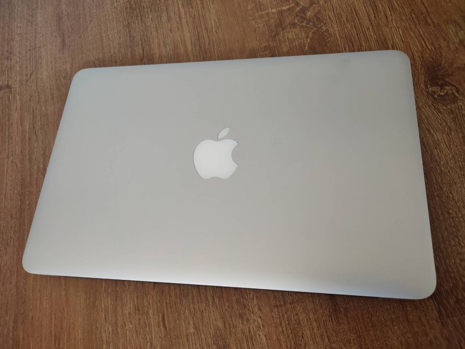 MacBook Air 11" A1465 (EMC 2631)