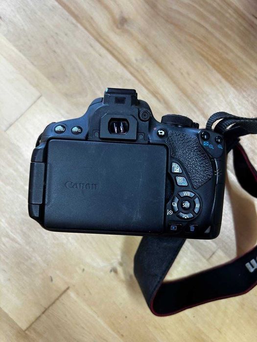 Фотокамера Canon eos 700d