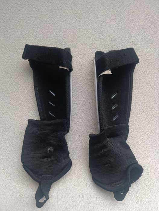 Футбольні щитки Nike дитячі