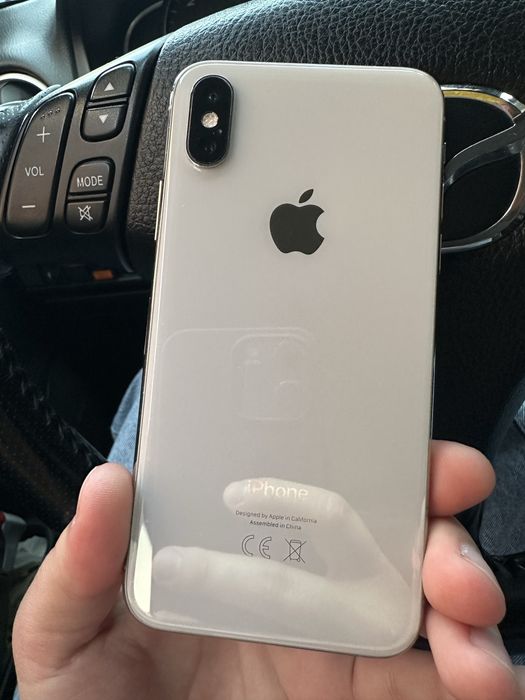 Продам Iphone XS 64