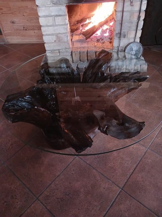 Стіл журнальний.