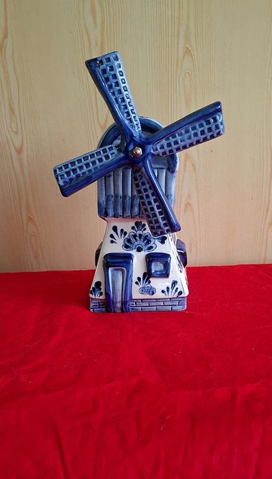 Stary ceramiczny wiatrak pozytywka